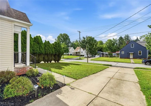 Photo 3 of Sale Pending at 16705 Raymond St, Maple Heights, OH 44137 | MLS# 5231807 | Listing updated on 2026-08-09