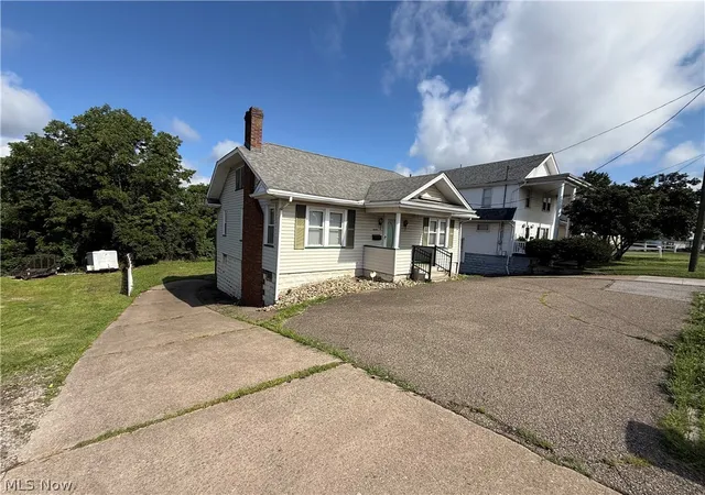 Photo 3 of Single family home for sale at 4249 Sunset Blvd, Steubenville, OH 43952 | MLS# 5218080 | Listing updated on 2026-08-20