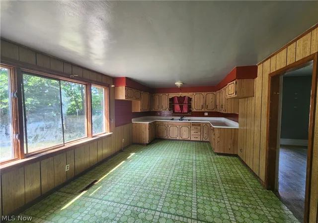 Photo 2 of Single family home for sale at 607 Aetna St, Salem, OH 44460 | MLS# 5234123 | Listing updated on 2026-08-24