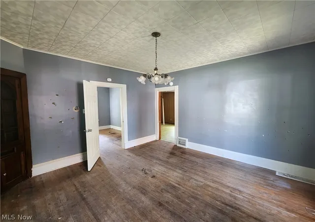 Photo 4 of Single family home for sale at 607 Aetna St, Salem, OH 44460 | MLS# 5234123 | Listing updated on 2026-08-24