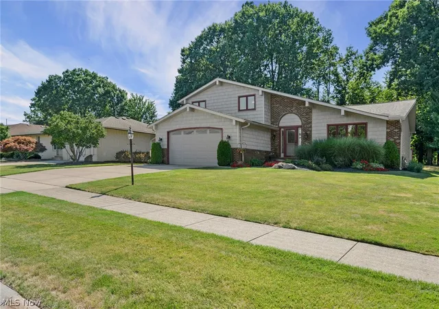 Photo 3 of Sale Pending at 7288 Rita Dr, Independence, OH 44131 | MLS# 5233444 | Listing updated on 2026-08-14