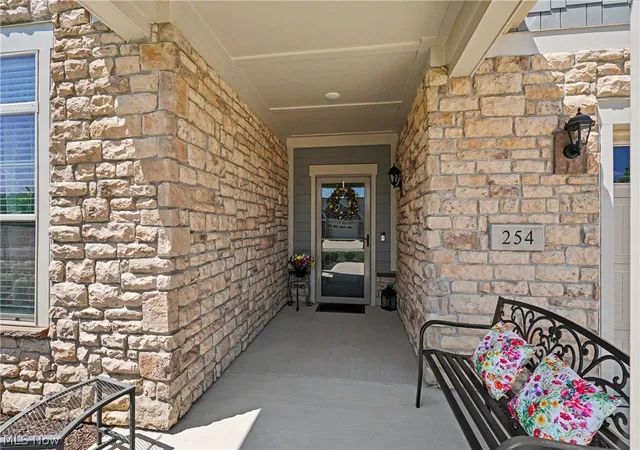 Photo 2 of Sale Pending at 254 Elm Ln, Fairlawn, OH 44333 | MLS# 5233466 | Listing updated on 2026-08-31