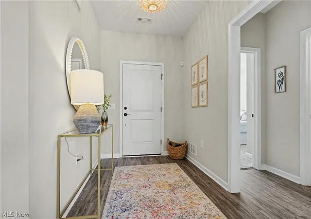 Photo 3 of Sale Pending at 254 Elm Ln, Fairlawn, OH 44333 | MLS# 5233466 | Listing updated on 2026-08-31
