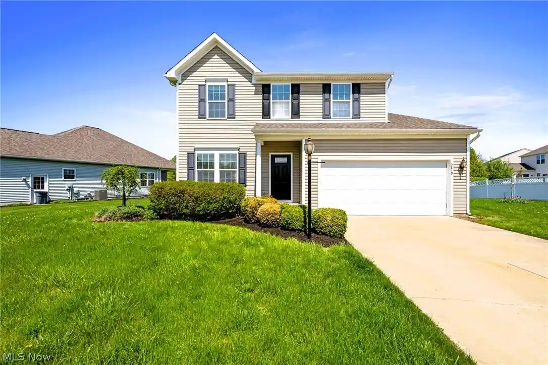 Single family home for sale at 3819 Arcadia Cir, Willoughby, OH 44094 | MLS# 5234186