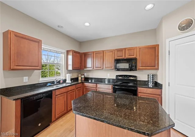 Photo 4 of Single family home for sale at 3819 Arcadia Cir, Willoughby, OH 44094 | MLS# 5234186 | Listing updated on 2026-08-28