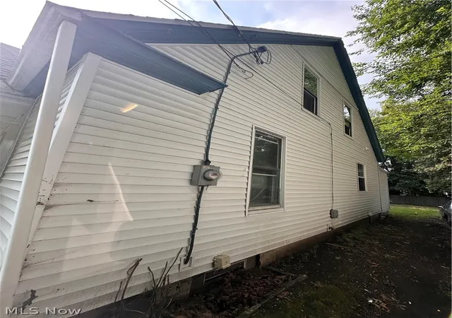 Photo 3 of Single family home for sale at 1061 Ackley St, Akron, OH 44306 | MLS# 5234019 | Listing updated on 2026-08-26