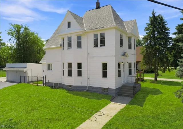 Photo 3 of Single family home for sale at 3223 W Pleasant Valley Rd, Cleveland, OH 44134 | MLS# 5234213 | Listing updated on 2026-10-07