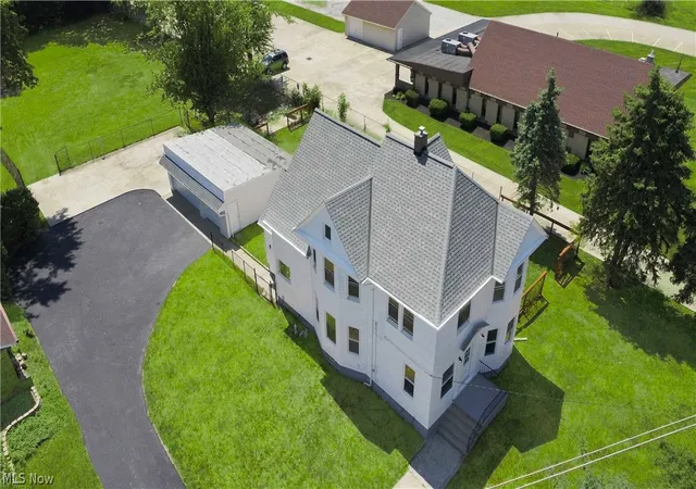 Photo 3 of Single family home for sale at 3223 W Pleasant Valley Rd, Cleveland, OH 44134 | MLS# 5234213 | Listing updated on 2026-10-07