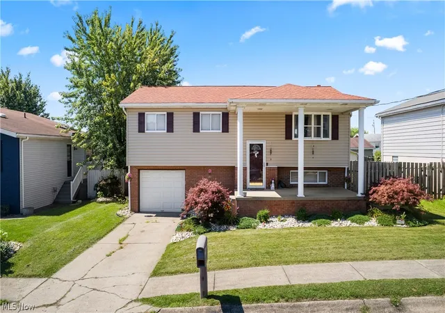 Photo 1 of Single family home for sale at 118 Arena Dr, Weirton, WV 26062 | MLS# 5233745 | Listing updated on 2026-08-20