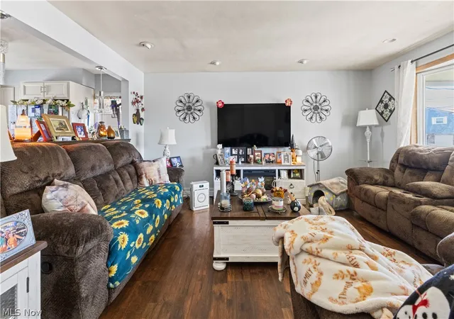 Photo 3 of Single family home for sale at 118 Arena Dr, Weirton, WV 26062 | MLS# 5233745 | Listing updated on 2026-08-20