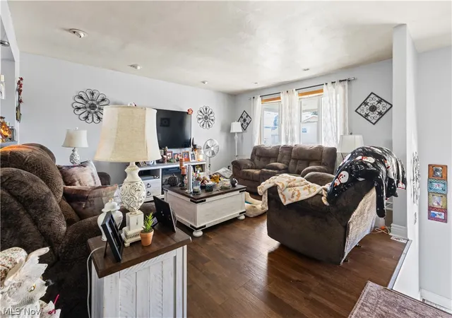 Photo 3 of Single family home for sale at 118 Arena Dr, Weirton, WV 26062 | MLS# 5233745 | Listing updated on 2026-08-20