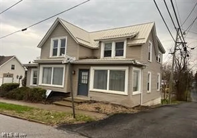 Photo 1 of Single family home for sale at 104 S Sugar St, Saint Clairsville, OH 43950 | MLS# 5234234 | Listing updated on 2026-08-06