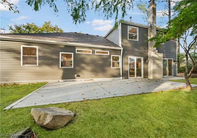 Photo 3 of Single family home for sale at 20121 Driftwood Ct, Strongsville, OH 44149 | MLS# 5234240 | Listing updated on 2026-08-31