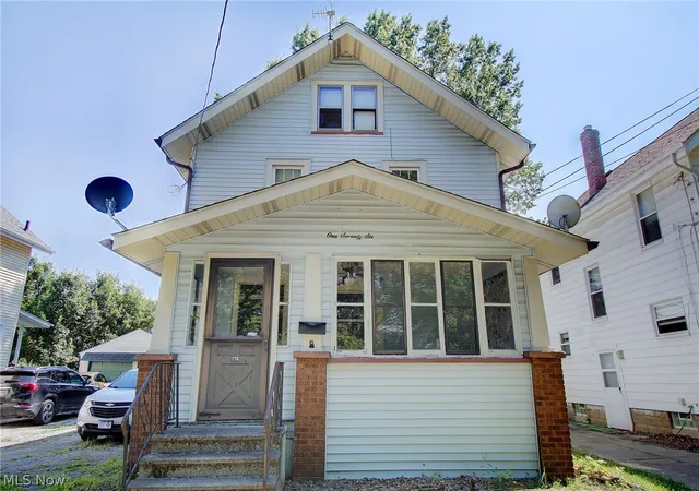 Photo 3 of Sale Pending at 176 E Ido Ave, Akron, OH 44301 | MLS# 5234239 | Listing updated on 2026-08-11