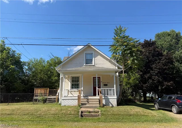 Single family home for sale at 1711 Bonnot Pl NE, Canton, OH 44705 | MLS# 5234164