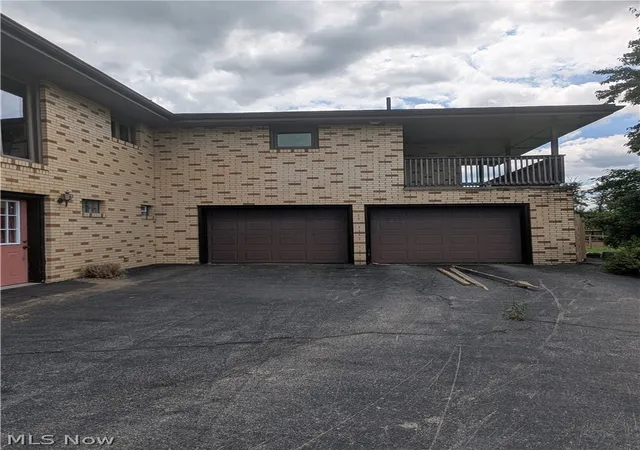Photo 4 of Sale Pending at 16251 John Ave, East Liverpool, OH 43920 | MLS# 5234253 | Listing updated on 2026-08-11
