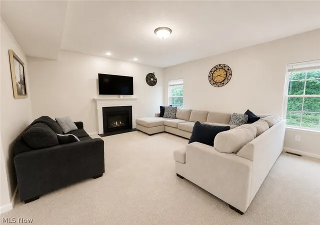 Photo 3 of Single family home for sale at 867 Starr Ridge St Se, Massillon, OH 44646 | MLS# 5234254 | Listing updated on 2026-08-20