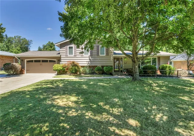 Photo 2 of Sale Pending at 3665 Russett Dr, Broadview Heights, OH 44147 | MLS# 5232064 | Listing updated on 2026-08-28