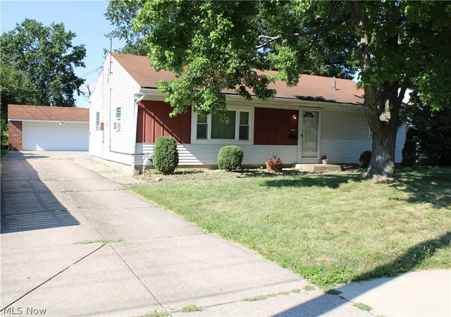 Photo 1 of Sale Pending at 654 Poplar St, Elyria, OH 44035 | MLS# 5232550 | Listing updated on 2026-08-27
