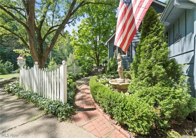 Photo 2 of Sale Pending at 14474 Mill Holw Ln, Strongsville, OH 44136 | MLS# 5234036 | Listing updated on 2026-08-10