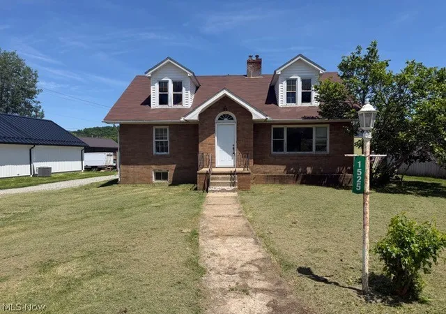 Photo 3 of Sale Pending at 1525 Roanoke Ave, Uhrichsville, OH 44683 | MLS# 5234058 | Listing updated on 2026-08-27