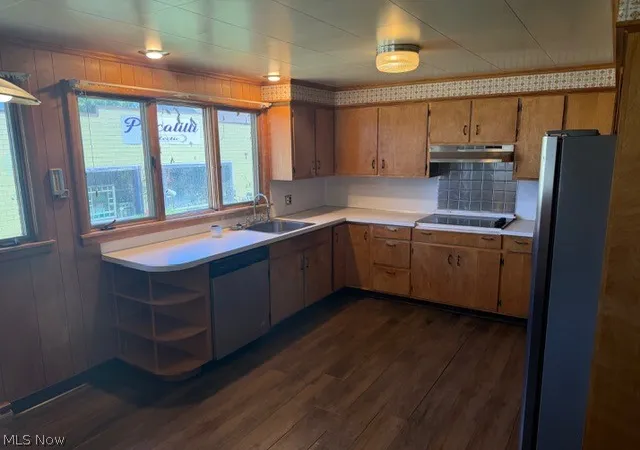 Photo 3 of Sale Pending at 1525 Roanoke Ave, Uhrichsville, OH 44683 | MLS# 5234058 | Listing updated on 2026-08-27