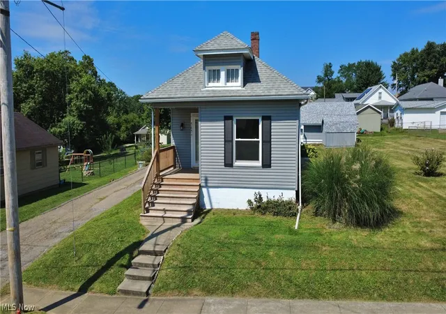 Photo 1 of Single family home for sale at 363 White Oak Ave, Zanesville, OH 43701 | MLS# 5234288 | Listing updated on 2026-08-11