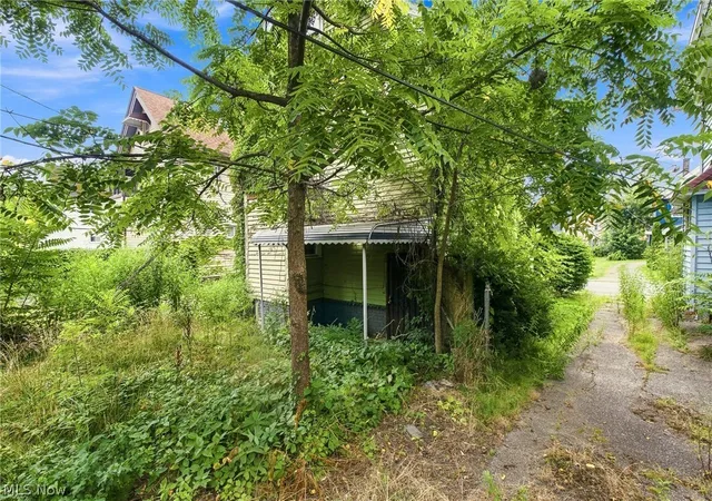 Photo 2 of Single family home for sale at 1261 E 135th Street, Cleveland, OH 44112 | MLS# 5233678 | Listing updated on 2026-08-26