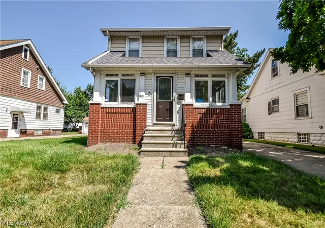 Photo 1 of Single family home for sale at 19151 Pasnow Ave, Cleveland, OH 44119 | MLS# 5231277 | Listing updated on 2026-08-26