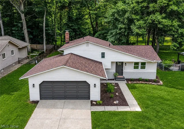 Photo 2 of Sale Pending at 3931 Canterbury Dr, Brunswick, OH 44212 | MLS# 5233070 | Listing updated on 2026-08-10