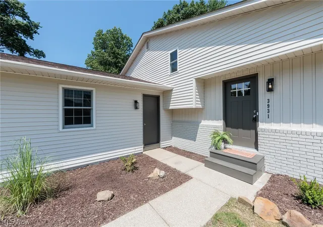 Photo 5 of Sale Pending at 3931 Canterbury Dr, Brunswick, OH 44212 | MLS# 5233070 | Listing updated on 2026-08-10