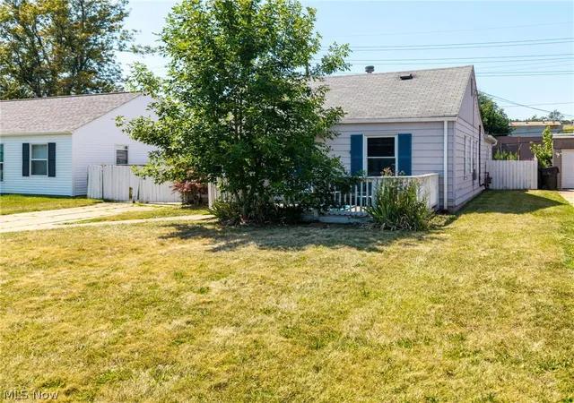 Photo 3 of Single family home for sale at 15806 Eleanore Dr, Cleveland, OH 44135 | MLS# 5234210 | Listing updated on 2026-09-22