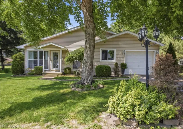 Photo 1 of Sale Pending at 222 Sunset Ct, Columbiana, OH 44408 | MLS# 5230142 | Listing updated on 2026-08-14