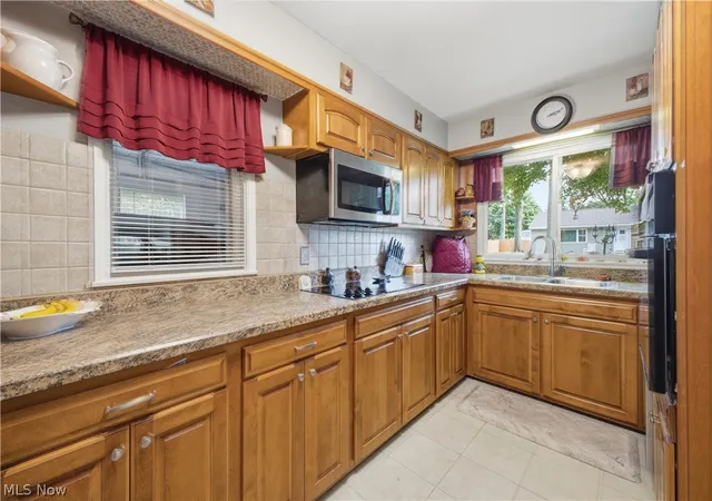Photo 2 of Sale Pending at 222 Sunset Ct, Columbiana, OH 44408 | MLS# 5230142 | Listing updated on 2026-08-14