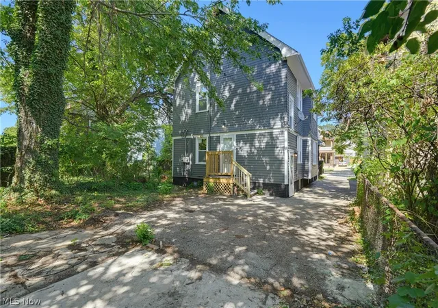 Listing Photo 4 - Condo for sale in building located at 658 E 92nd St, Cleveland, OH 44108