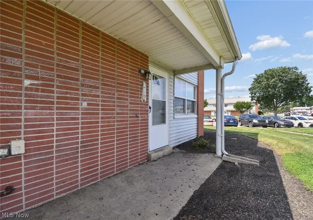 Photo 3 of Condo for sale at 219 Buckeye Cir, Columbus, OH 43217 | MLS# 5234445 | Listing updated on 2026-10-02