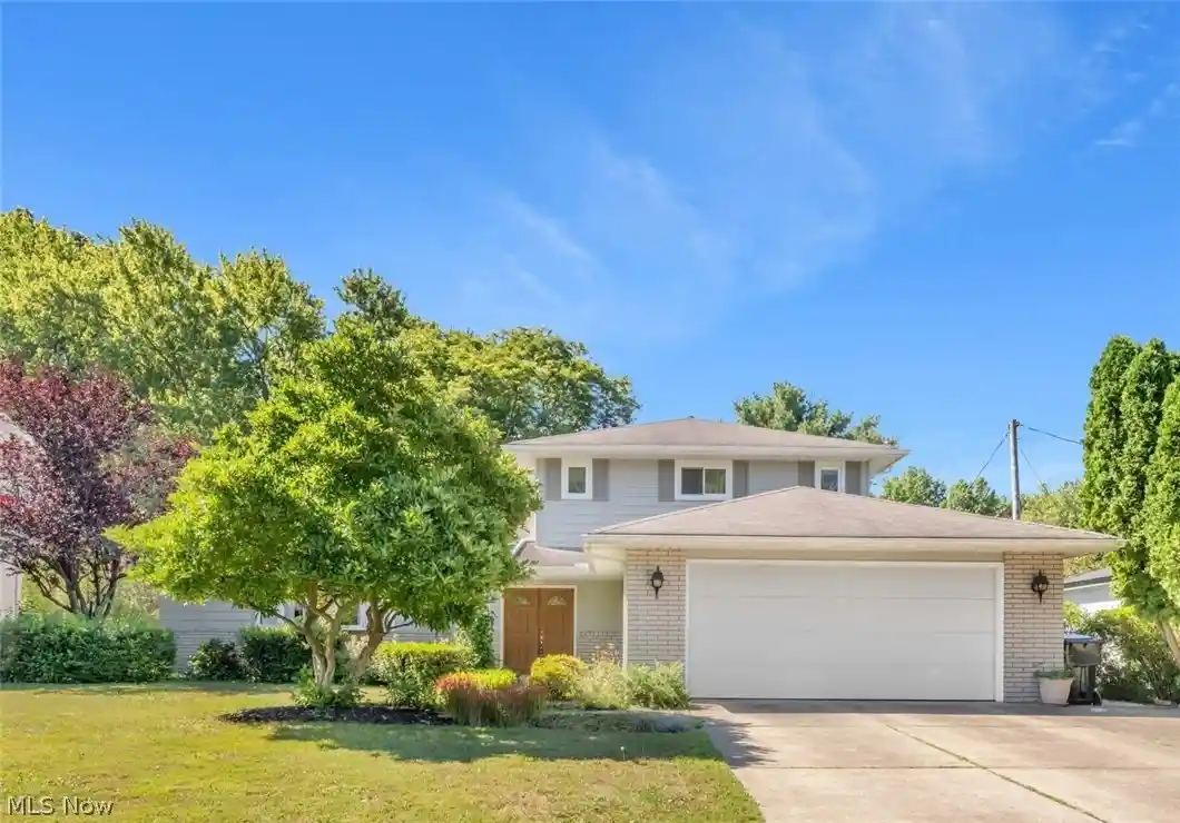 Photo 1 of Sale Pending at 4576 Queen Ann Ct, Cleveland, OH 44121 | MLS# 5232758 | Listing updated on 2026-10-25