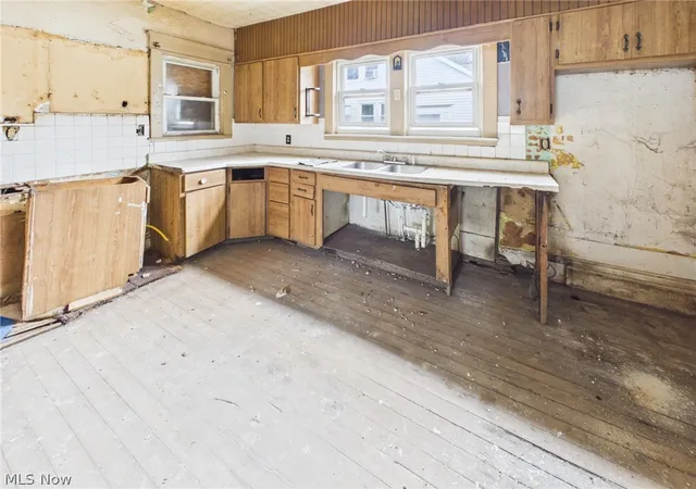 Photo 3 of Single family home for sale at 1909 36th Street, Parkersburg, WV 26104 | MLS# 5234067 | Listing updated on 2026-09-21