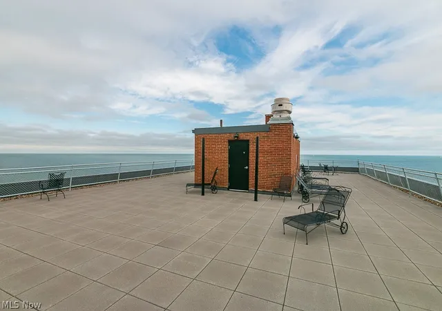 Listing Photo 2 - Condo for sale in building located at 11850 Edgewater Dr, Lakewood, OH 44107 - Unit #1002
