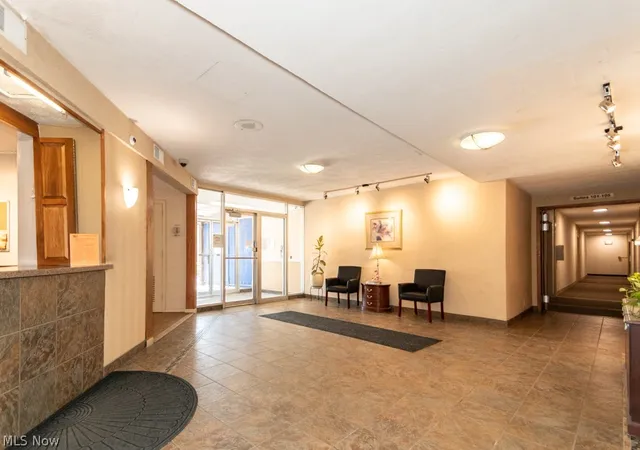 Photo 4 of Condo for sale at 11850 Edgewater Dr #1002, Lakewood, OH 44107 | MLS# 5233314 | Listing updated on 2026-09-25