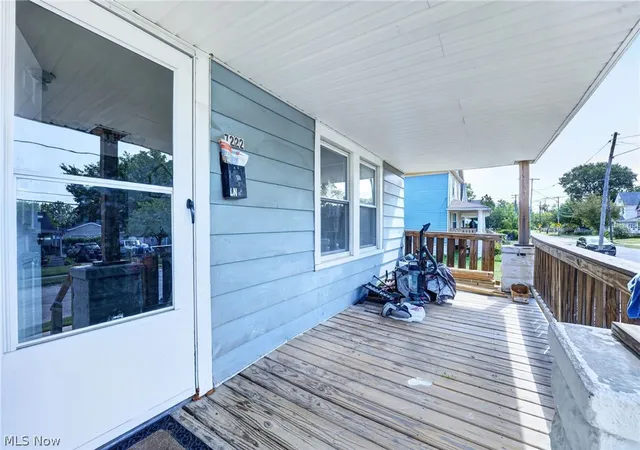 Listing Photo 5 - Condo for sale in building located at 7222 Dearborn Ave, Cleveland, OH 44102