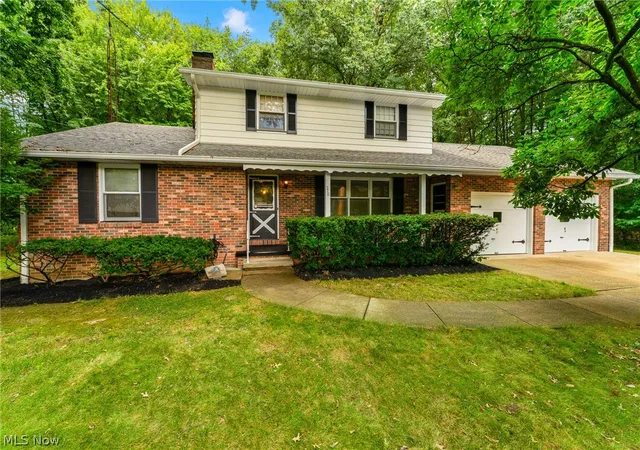 Single family home for sale at 270 Benton St, Youngstown, OH 44515 | MLS# 5234469