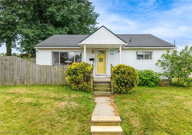 Photo 1 of Sale Pending at 516 Franklin Ave, Barberton, OH 44203 | MLS# 5234421 | Listing updated on 2026-08-31