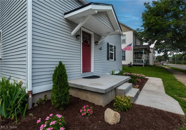 Photo 2 of Single family home for sale at 223 High St Se, Canal Fulton, OH 44614 | MLS# 5234504 | Listing updated on 2026-09-25