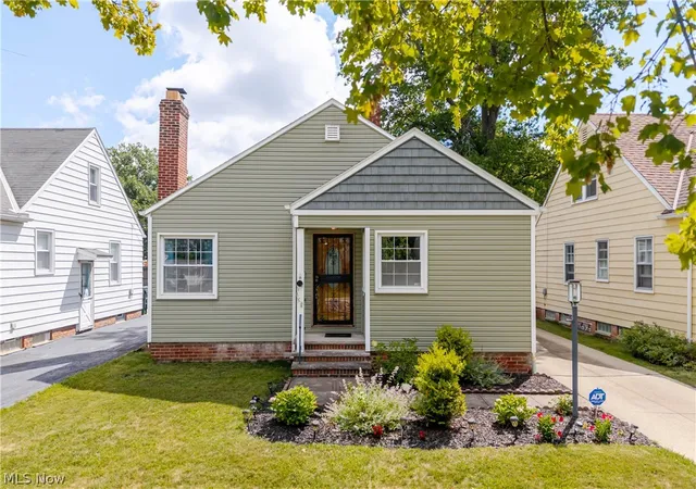 Photo 1 of Single family home for sale at 1075 Piermont Rd, Cleveland, OH 44121 | MLS# 5234551 | Listing updated on 2026-10-07