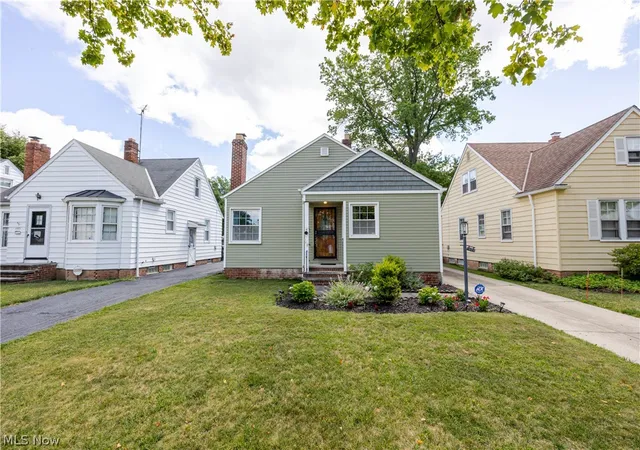 Photo 2 of Single family home for sale at 1075 Piermont Rd, Cleveland, OH 44121 | MLS# 5234551 | Listing updated on 2026-10-07