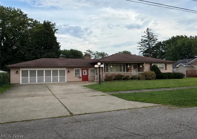Single family home for sale at 578 Sandusky St, Conneaut, OH 44030 | MLS# 5234169