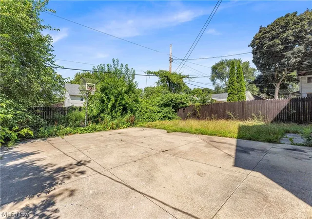 Listing Photo 2 - Condo for sale in building located at 1852-1854 W 45th St, Cleveland, OH 44102