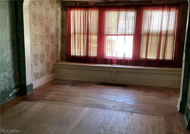 Photo 3 of Single family home for sale at 101 N Main St, New London, OH 44851 | MLS# 5234586 | Listing updated on 2026-08-27