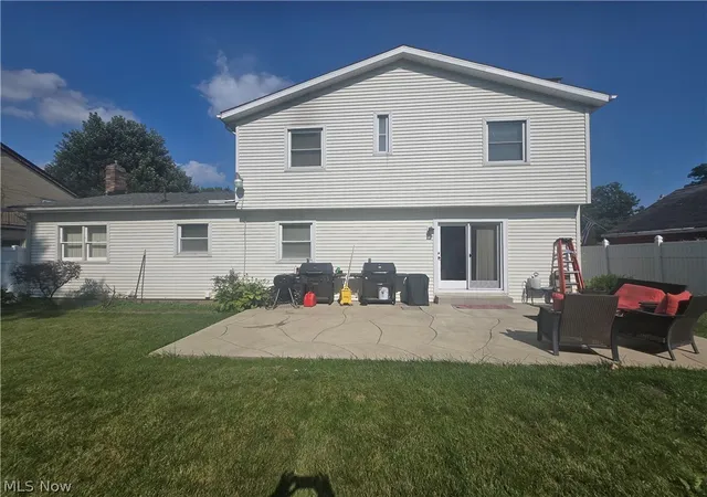 Photo 2 of Single family home for sale at 909 Ne Willard Ave, Warren, OH 44483 | MLS# 5234589 | Listing updated on 2026-08-07